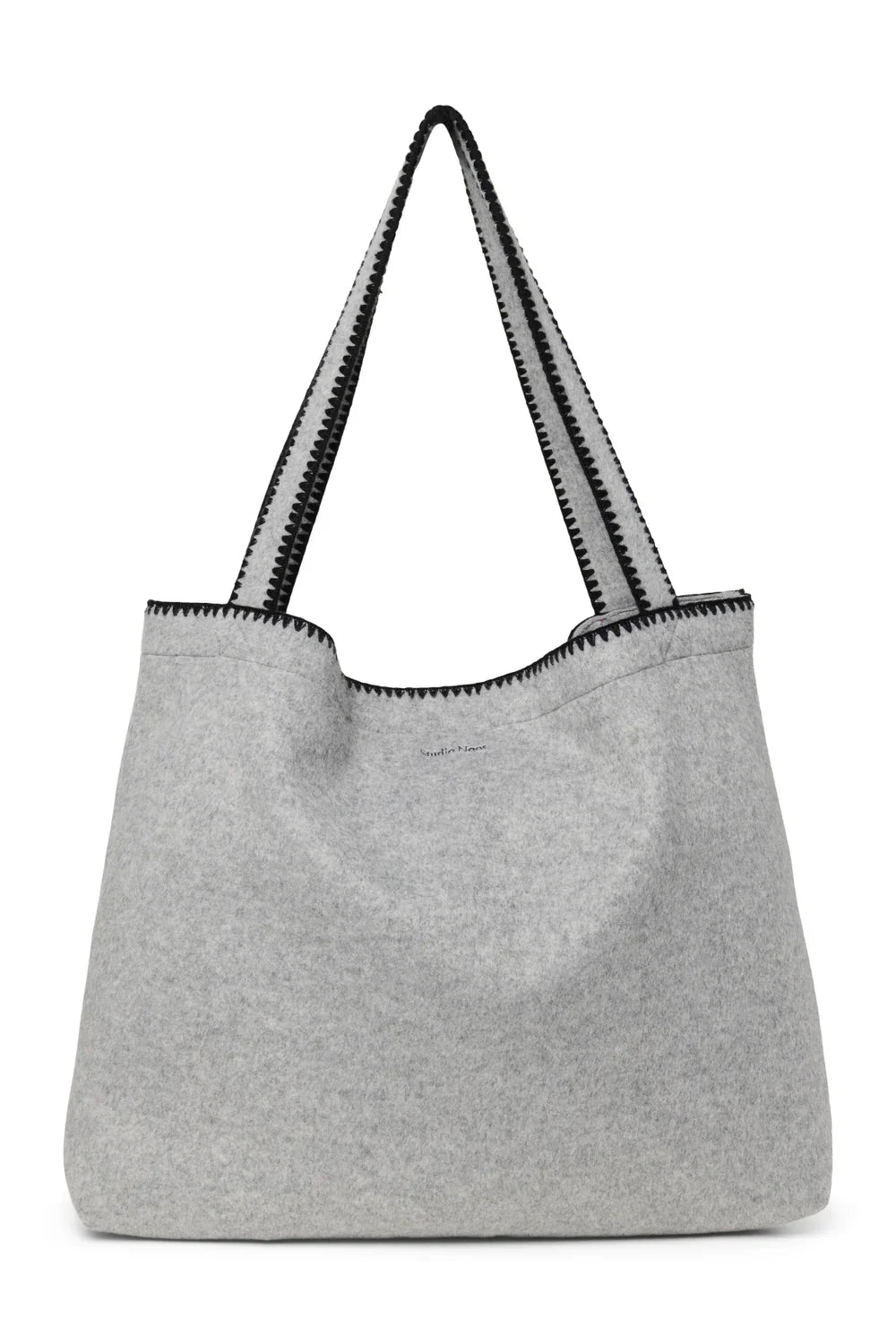 Graue, wollähnliche Müttertasche