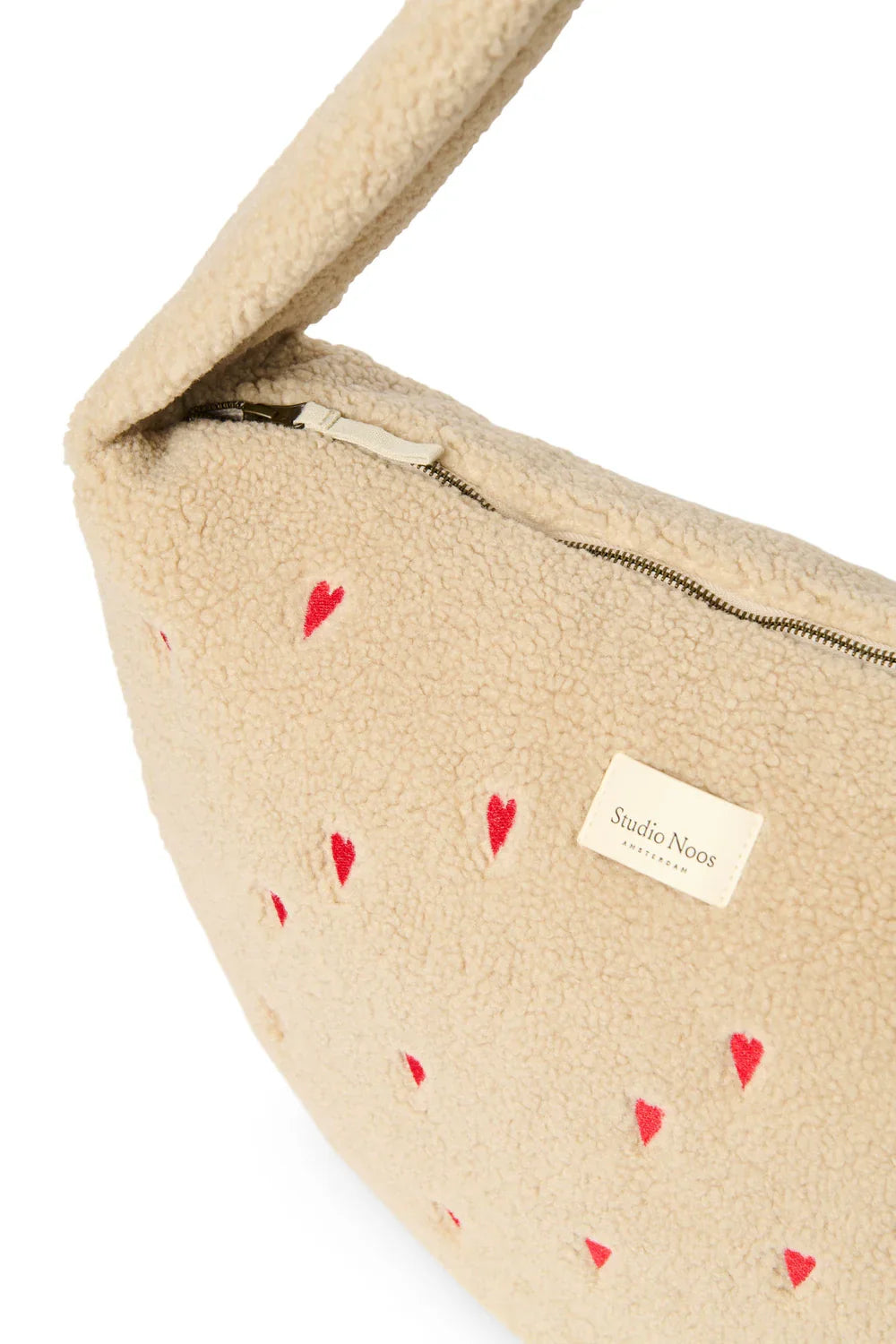 Ecrukleurige teddy schoudertas met hartjes