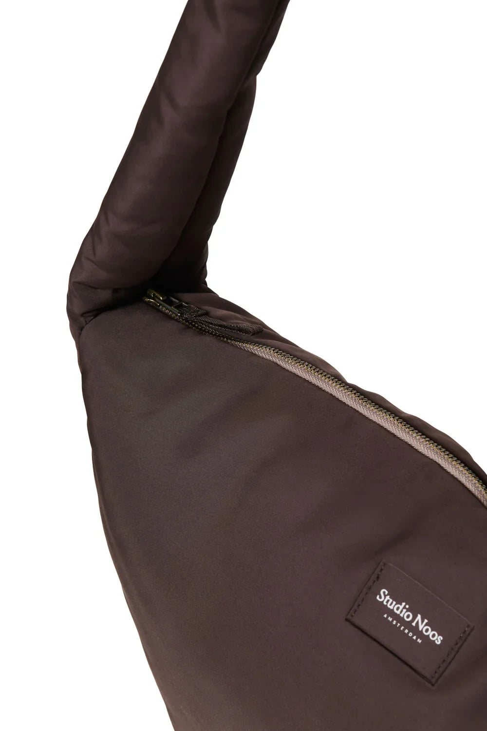 Braune Puffy Umhängetasche mit Herzen