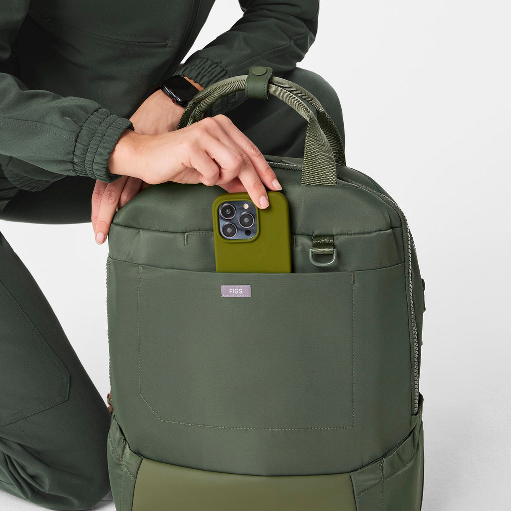 The Shift Backpack - Moss