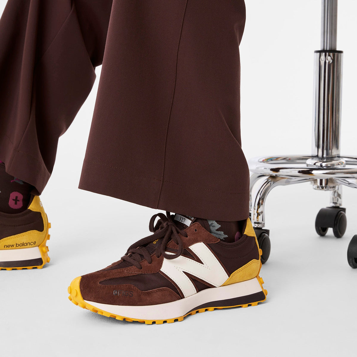 FIGS | New Balance 327 - Espresso