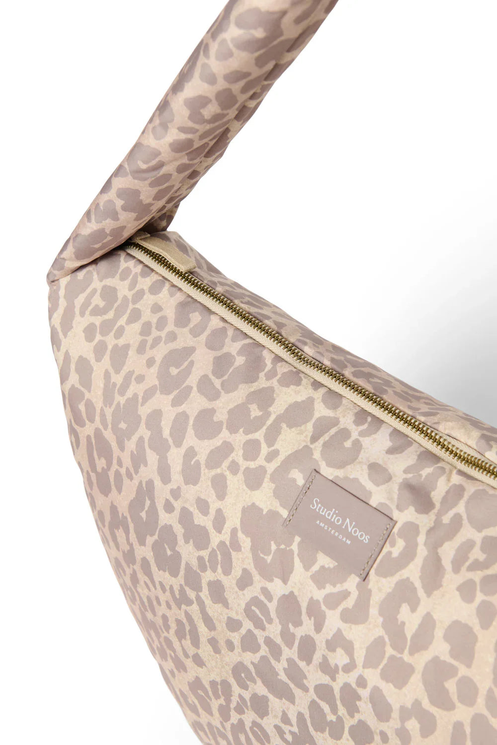 Beige crossbodytas met luipaardprint en gewatteerd effect