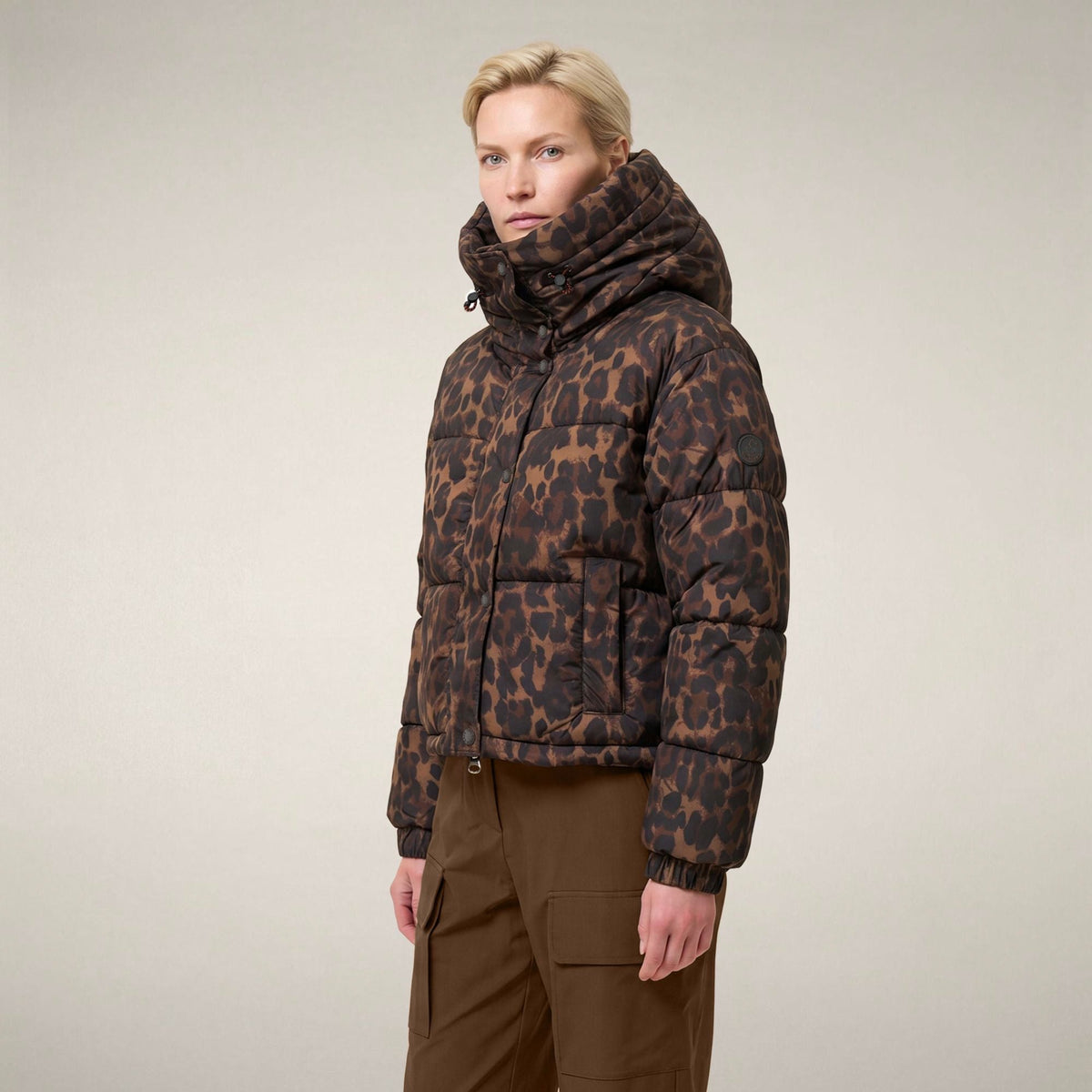 Women's Cropped Puffer Jacket Rhiannon in Dark Brown Leopard