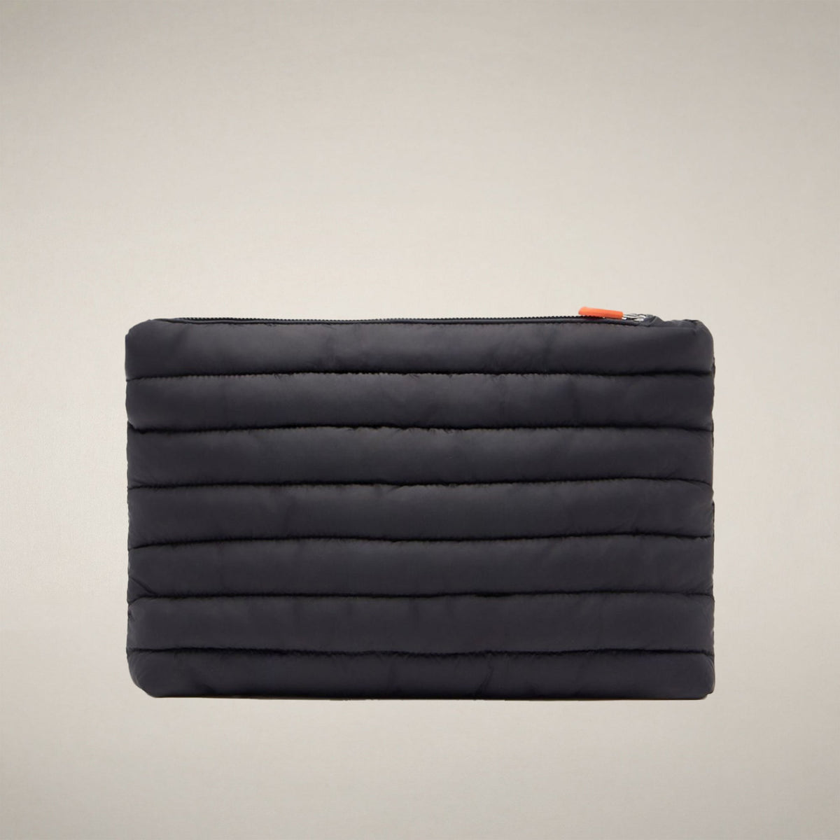 Unisex quilted pouch shaula in black