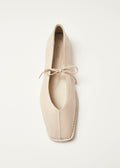 Sway Ballerinas aus cremefarbenem Leder