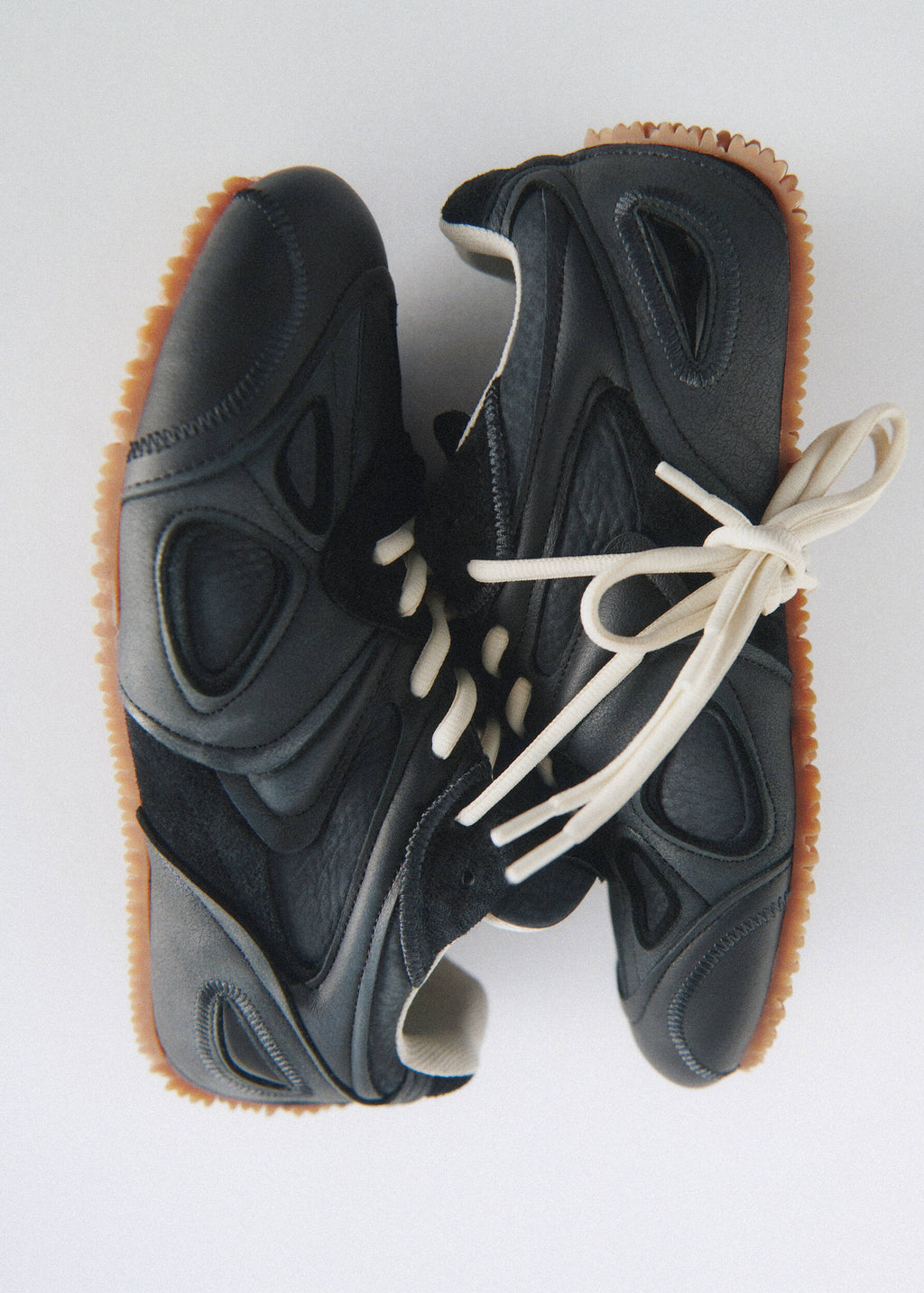 Slow Runner - Black/Gum - image 9