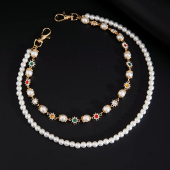 VYBES Fang Pocket Chain