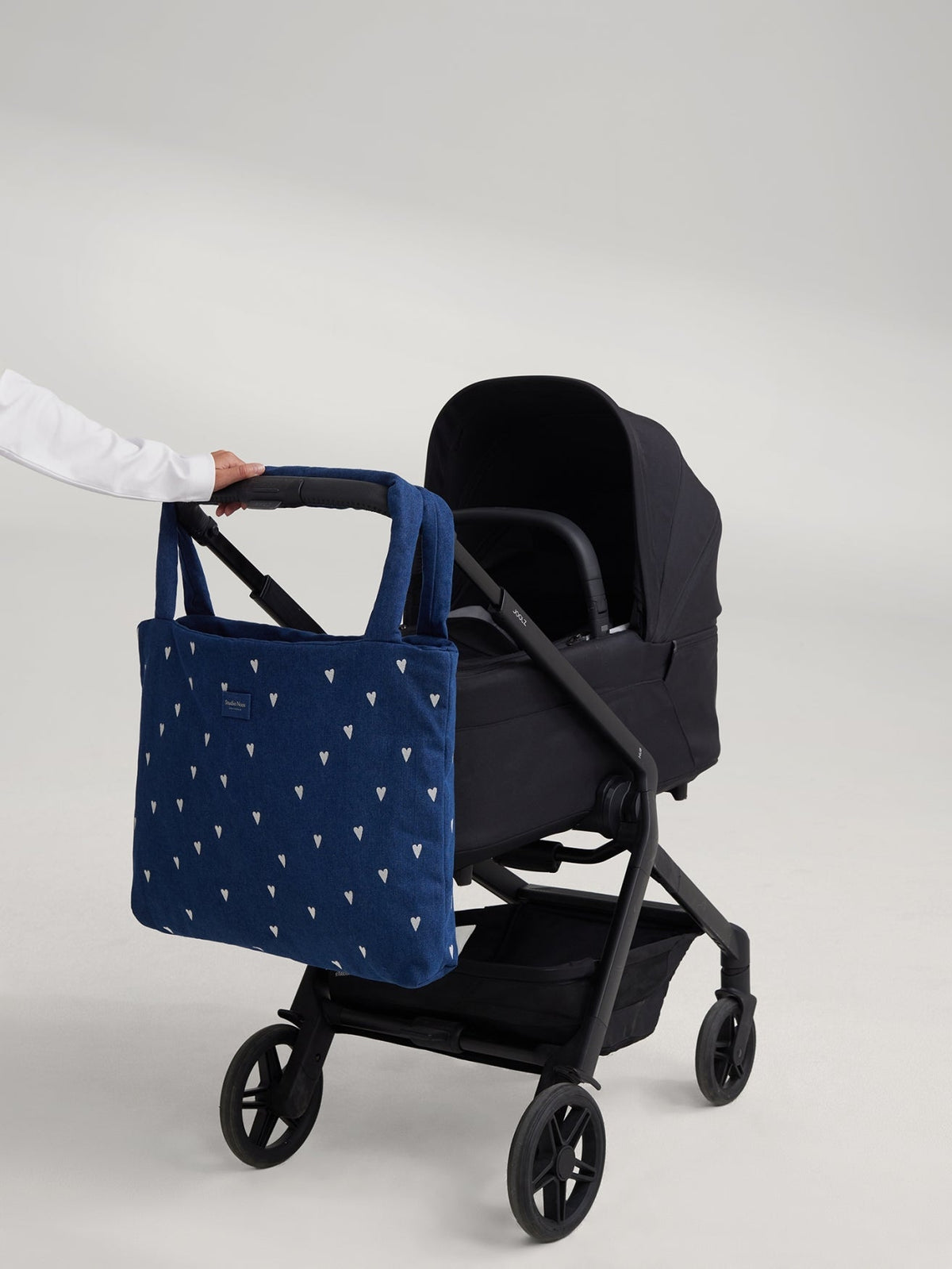 Denim Mom Bag | Dunkelblau Weiße Herzen