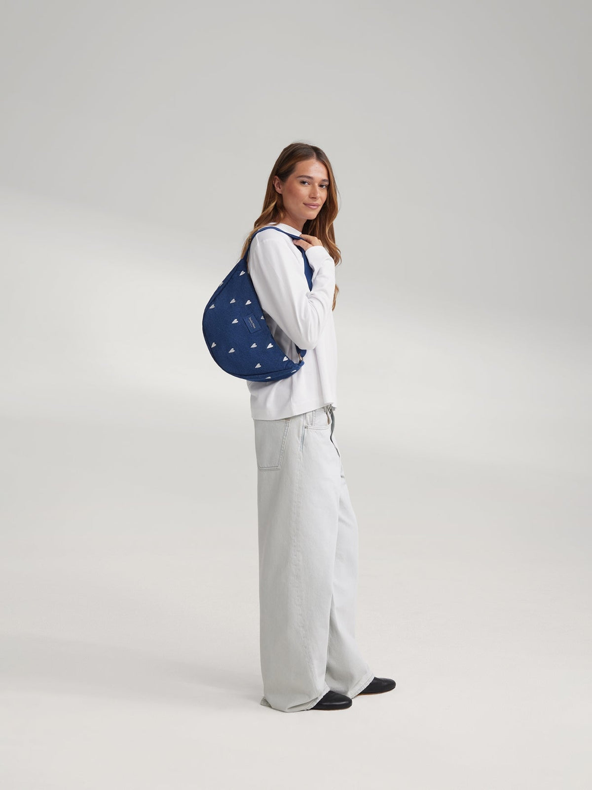 Denim Bauchtasche für Erwachsene | Dunkelblau Weiße Herzen