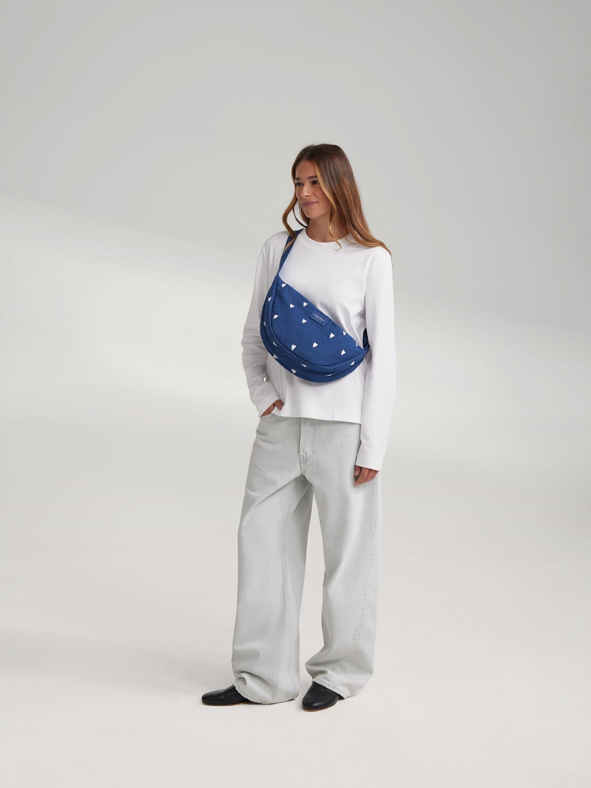 Denim Bauchtasche für Erwachsene | Dunkelblau Weiße Herzen