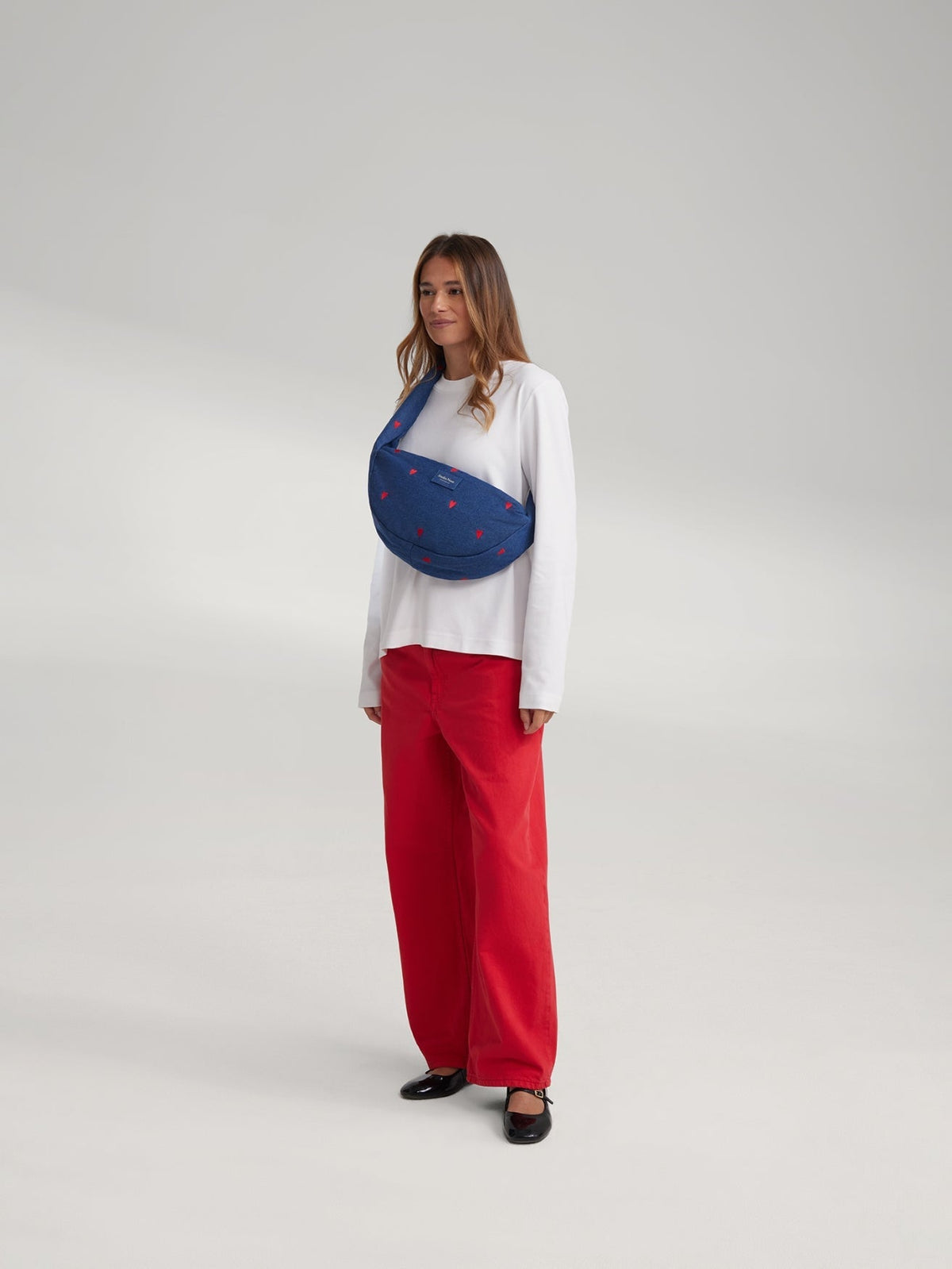Denim Mini-schoudertas | Donkerblauw met rode hartjes