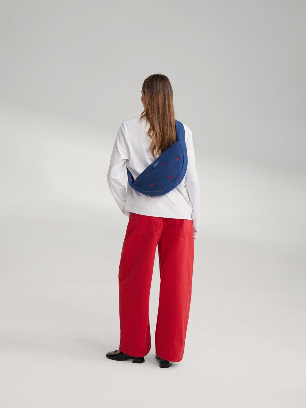 Denim Mini-schoudertas | Donkerblauw met rode hartjes