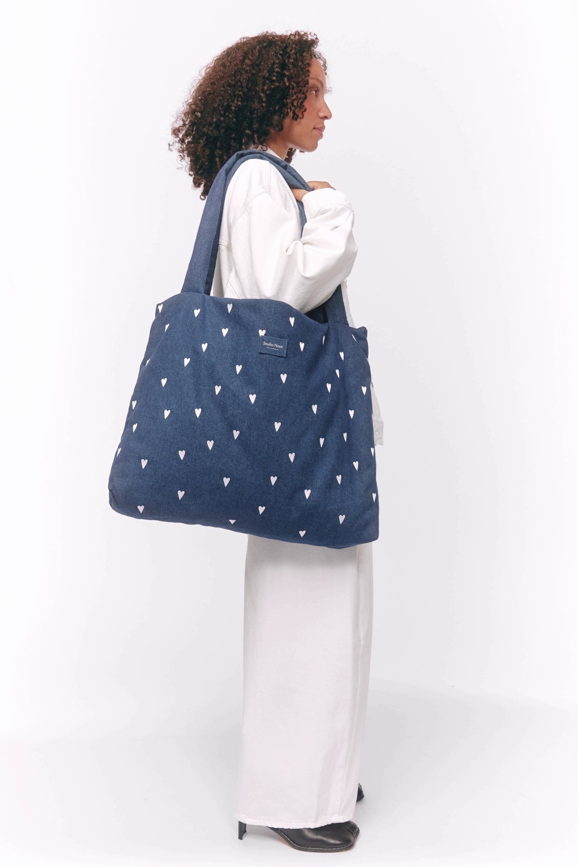 Denim Mom Bag | Dunkelblau Weiße Herzen