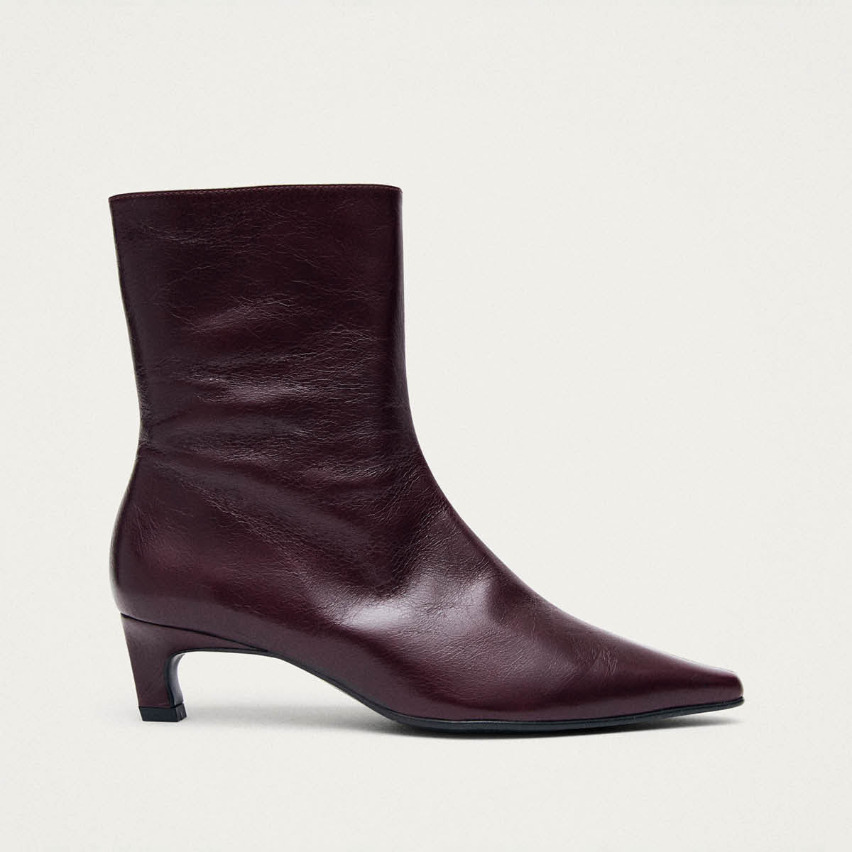 Ambar Rift Enkelboots van bordeauxrood leer
