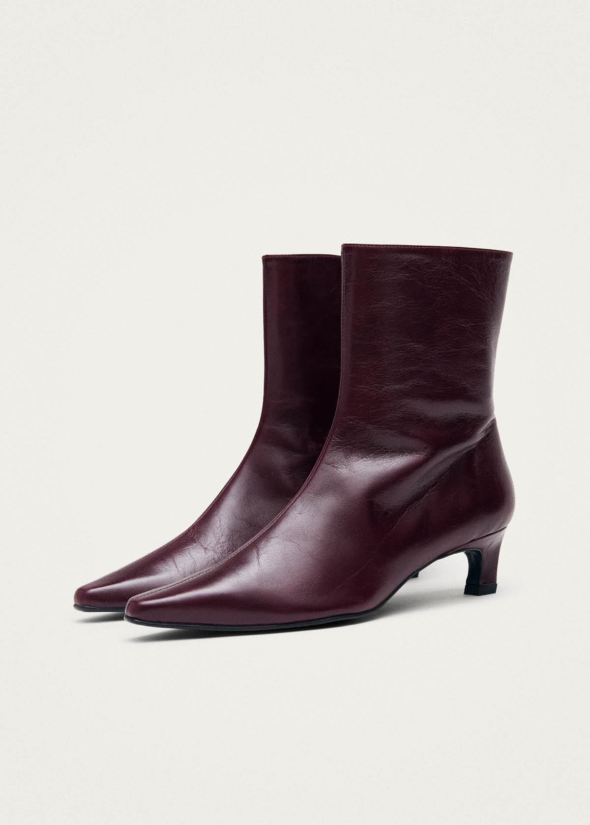 Ambar Rift Enkelboots van bordeauxrood leer