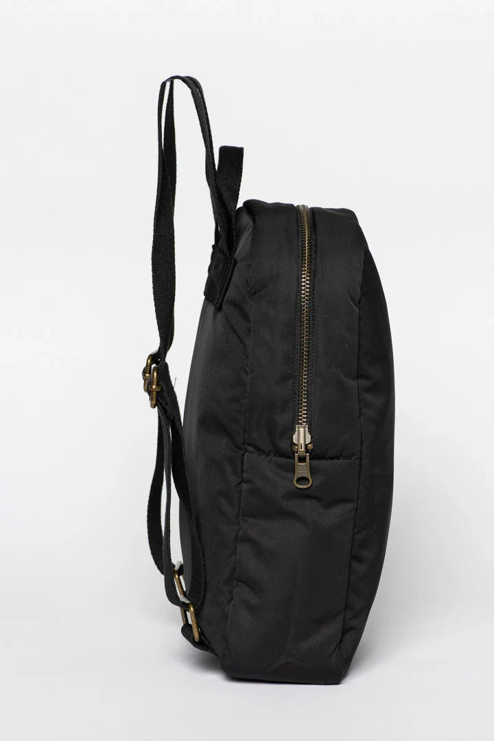 Brauner, bauschiger Mini-Rucksack