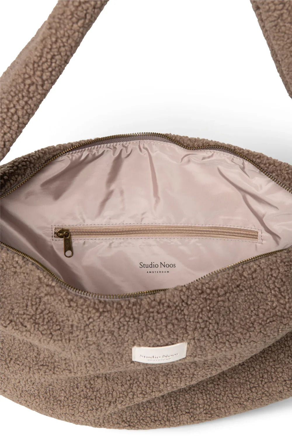 Ecrukleurige teddy schoudertas met hartjes