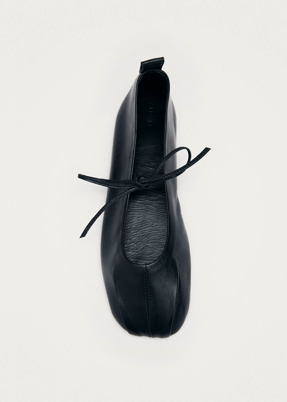 Elva Ballerinas aus schwarzem Leder