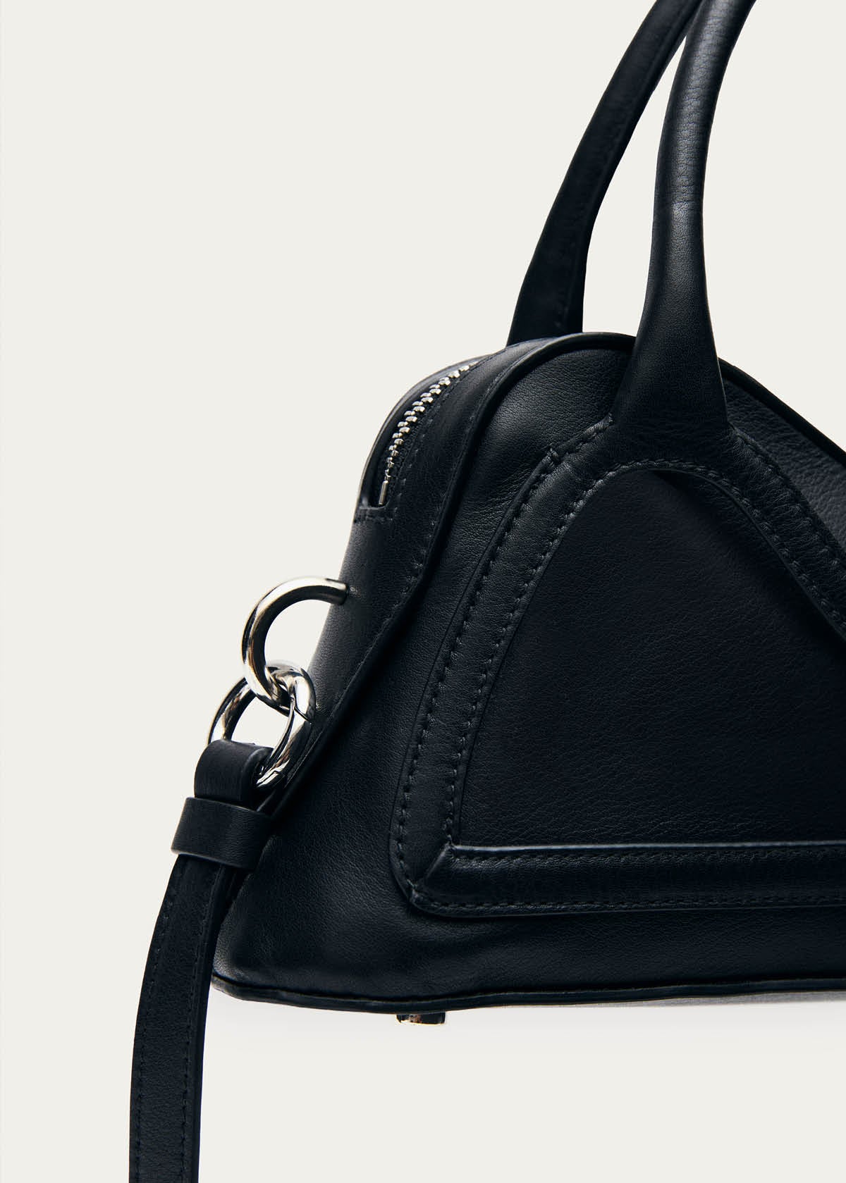 Hilma Mini Vinyl Zwarte Leren Tas