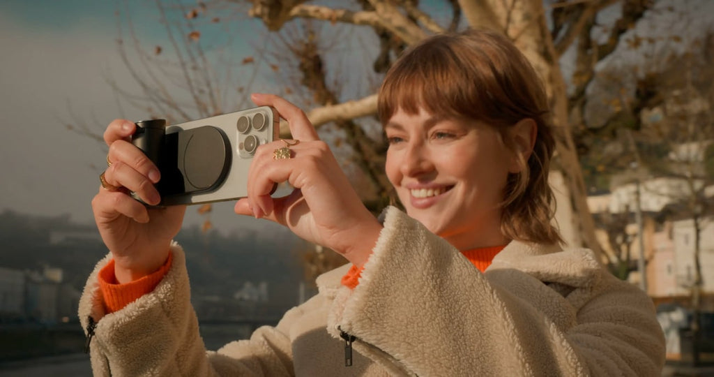 Leica LUX MagSafe iPhone Camera Grip in Silver - 18841-L - image 6
