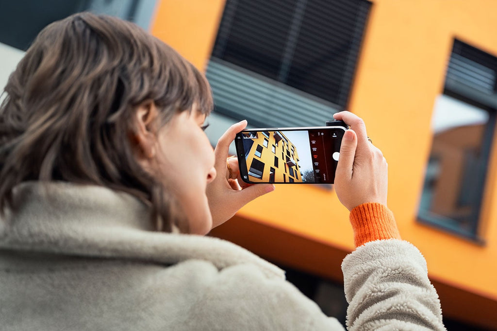 Leica LUX Grip with MagSafe Technology and Bluetooth - 18562 - image 8