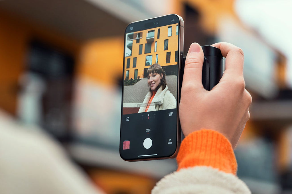 Leica LUX Grip with MagSafe Technology and Bluetooth - 18562 - image 9