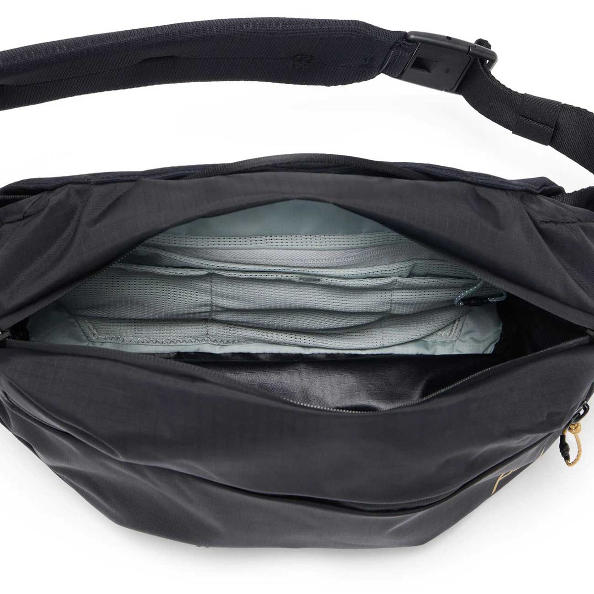 Peak Design Outdoor Sling 7L Bag in Black - BAS-7-BK-1 - image 4