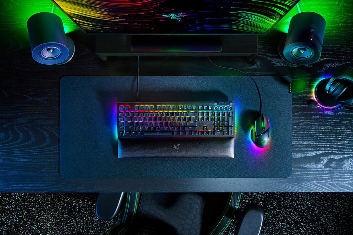 Razer Blackwidow V4 Mechanical Gaming Keyboard with Razer Chroma RGB - RZ03-04690200-R3U1 - image 6