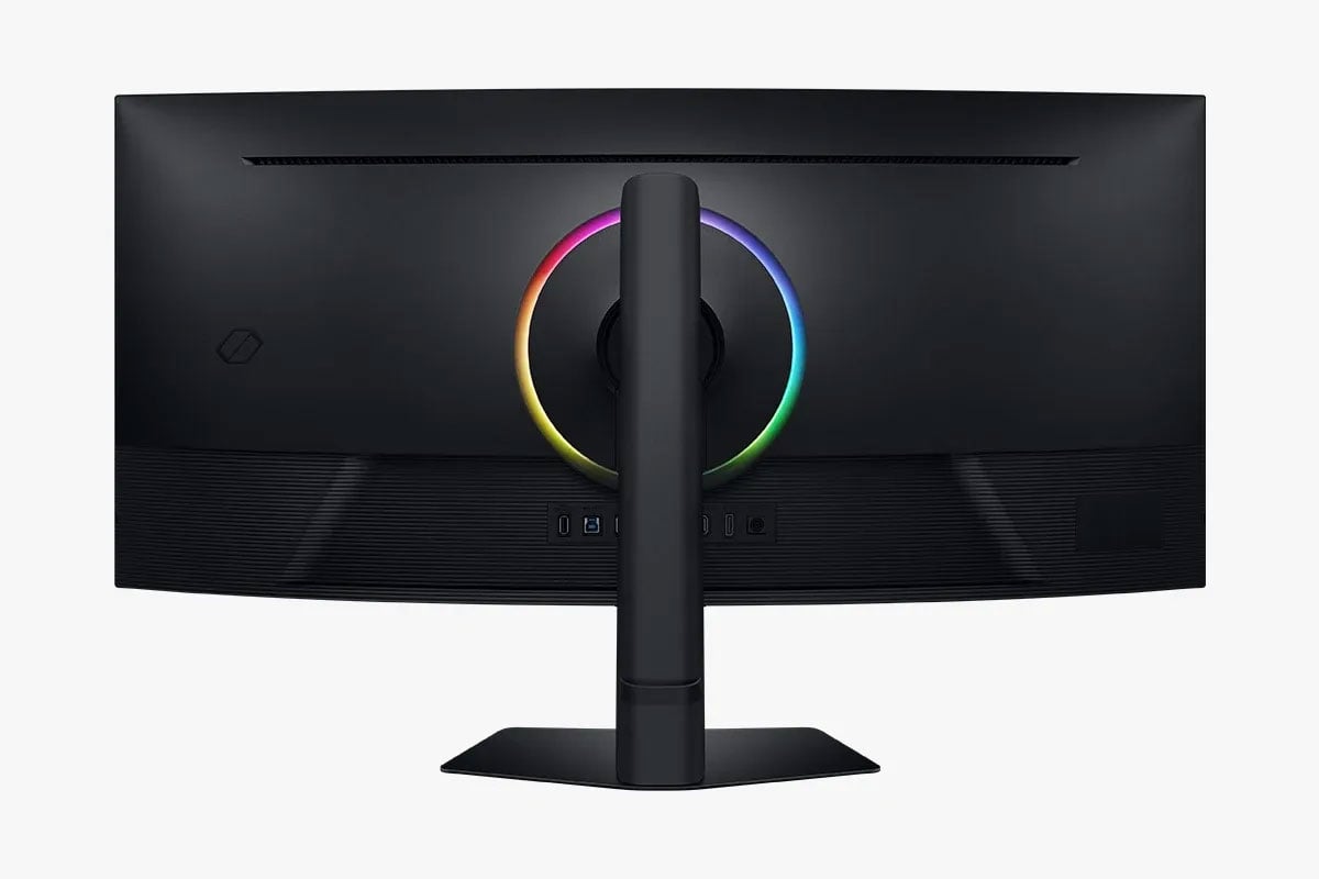 Samsung Odyssey G75F 40-Inch 180Hz WUHD Curved Gaming Monitor in Black - LS40FG75DENXZA - image 3