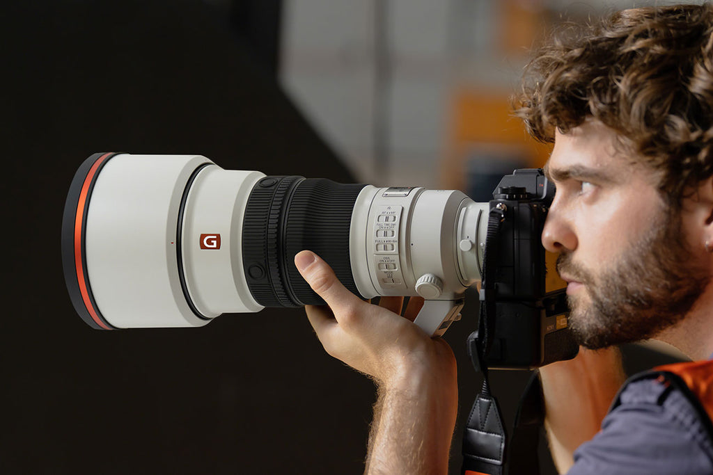 Sony FE 300mm f/2.8 GM OSS Camera Lens in White Finish - SEL300F28GM - image 6