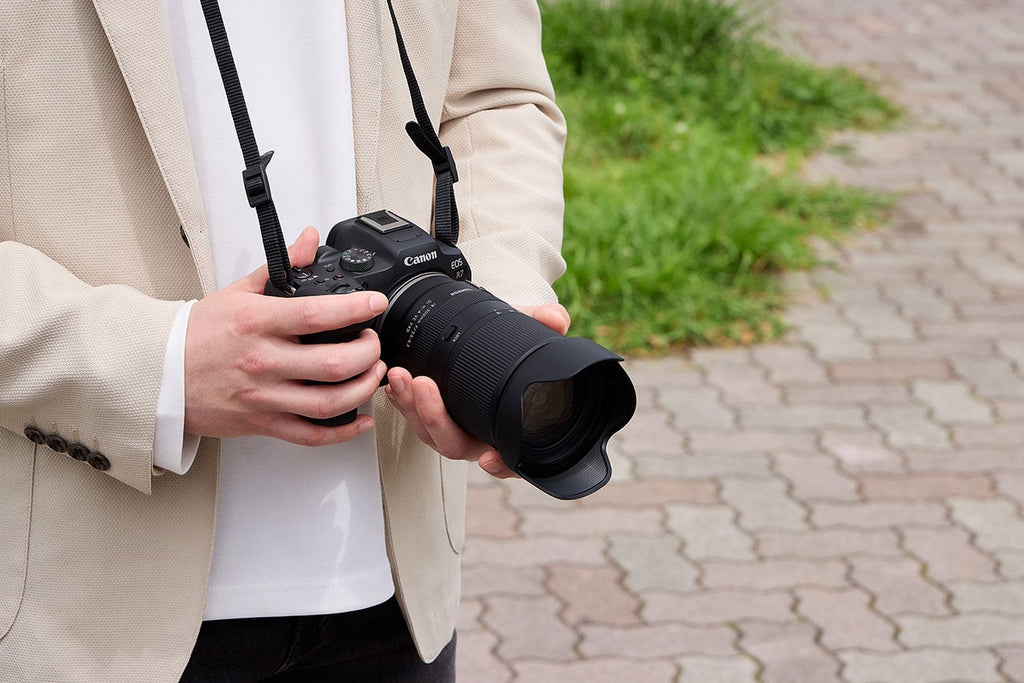 Tamron 18-300mm F/3.5-6.3 Di III-A VC VXD Lens for Canon RF in Black - AFB061R700 - image 8