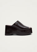 Vale Patent-Leder-Sandalen in Braun